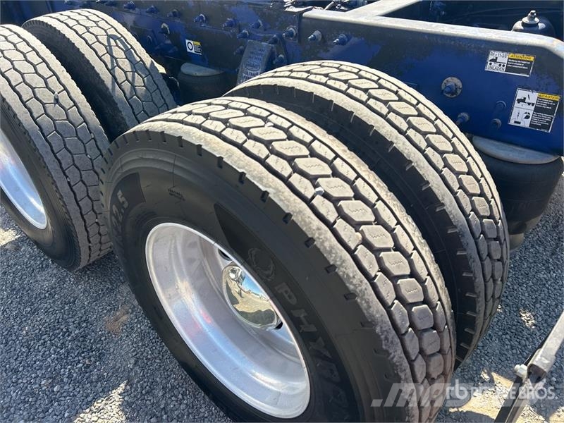 Peterbilt 567 Sadulveokid
