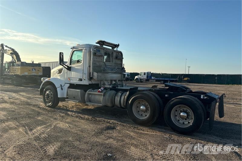 Peterbilt 567 Trekkvogner