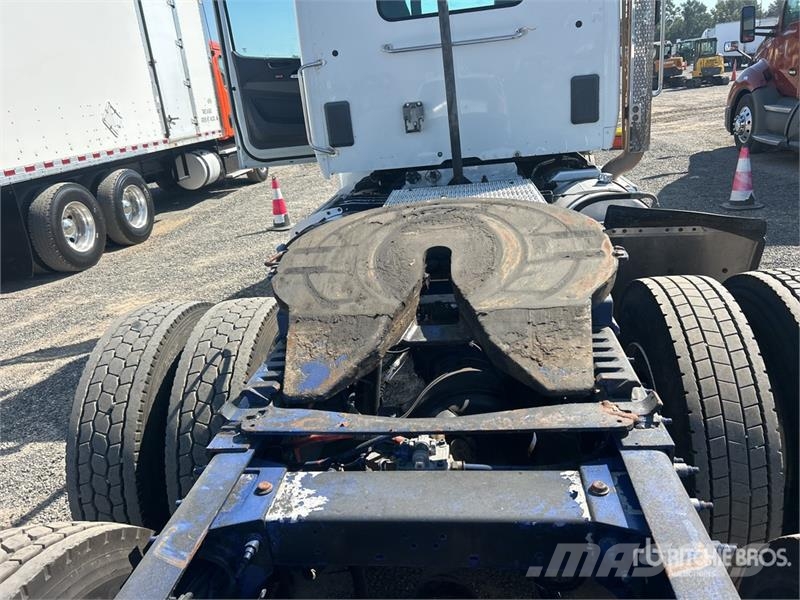 Peterbilt 567 Sadulveokid