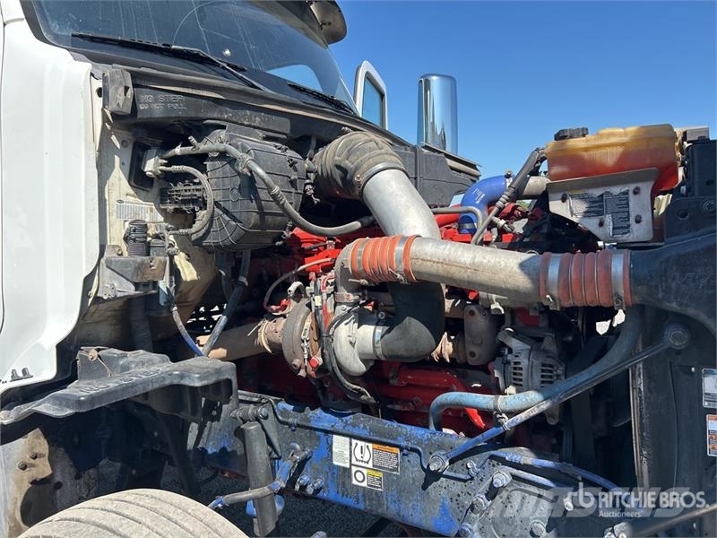 Peterbilt 567 Sadulveokid