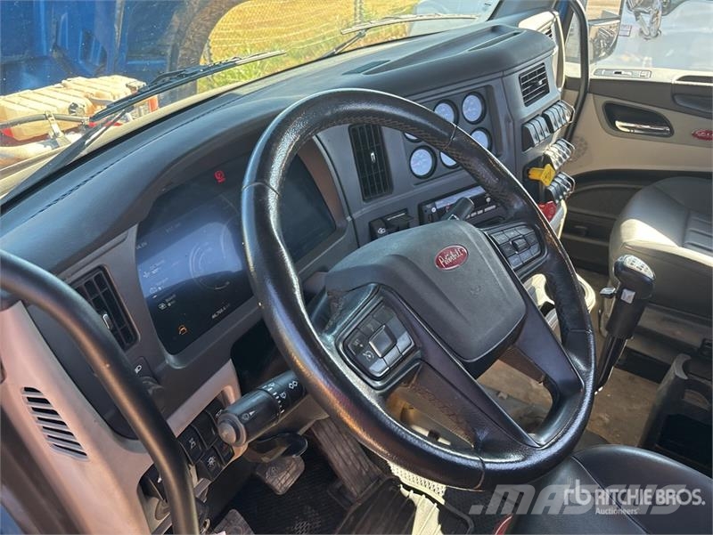 Peterbilt 567 Autotractoare