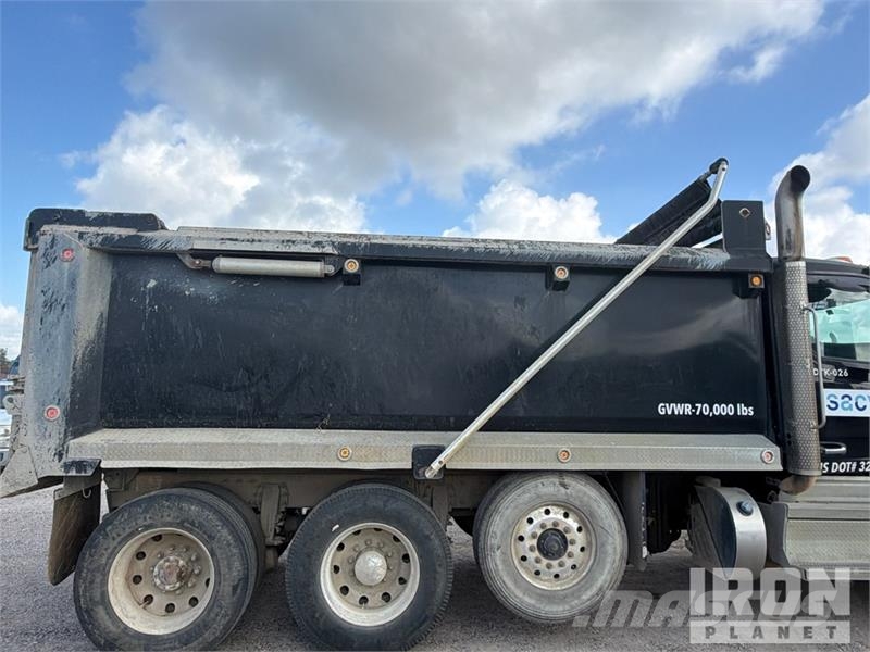 Peterbilt 567 傾卸式卡車
