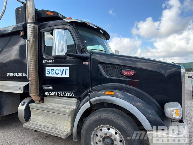 Peterbilt 567 傾卸式卡車
