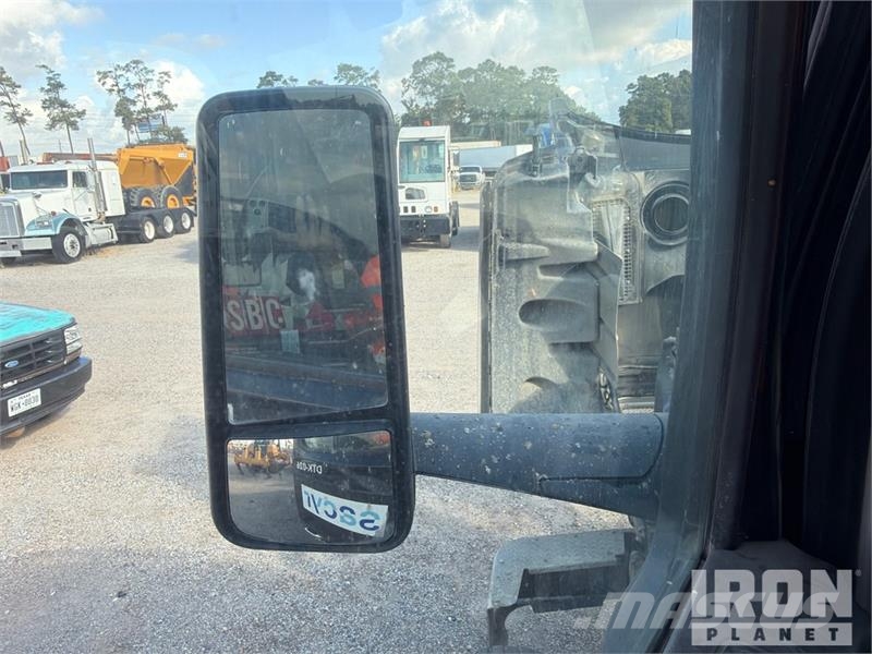 Peterbilt 567 傾卸式卡車