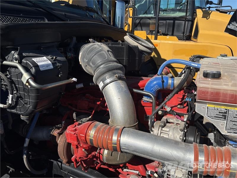 Peterbilt 567 Autotractoare