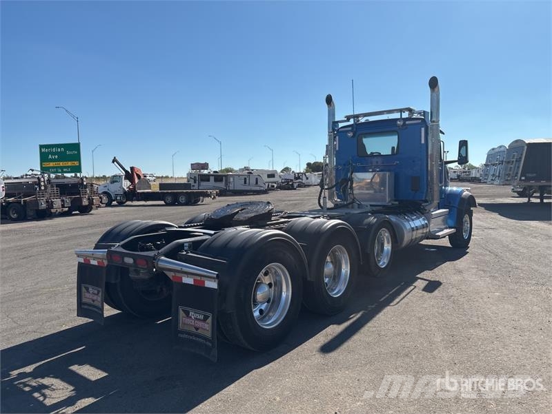 Peterbilt 567 Autotractoare