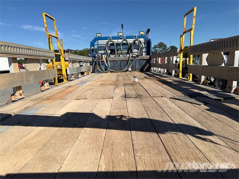 Peterbilt 567 6x4 Flatbed Truck with Crane 시립/다목적 차량