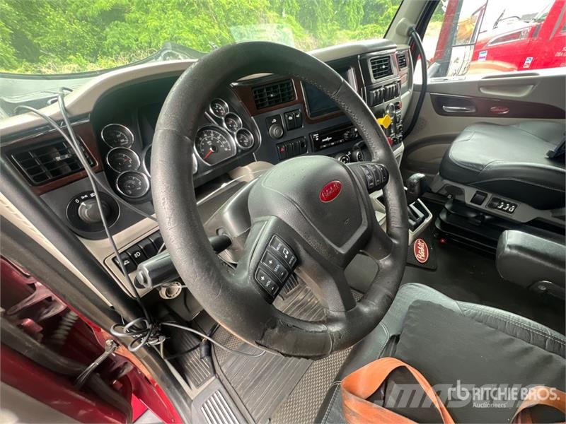 Peterbilt 579 中古トラクターヘッド | トレーラーヘッド