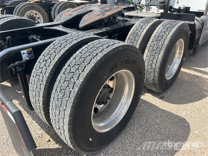 Peterbilt 579 Truck Tractor Units