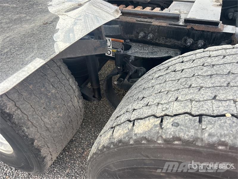 Peterbilt 579 中古トラクターヘッド | トレーラーヘッド