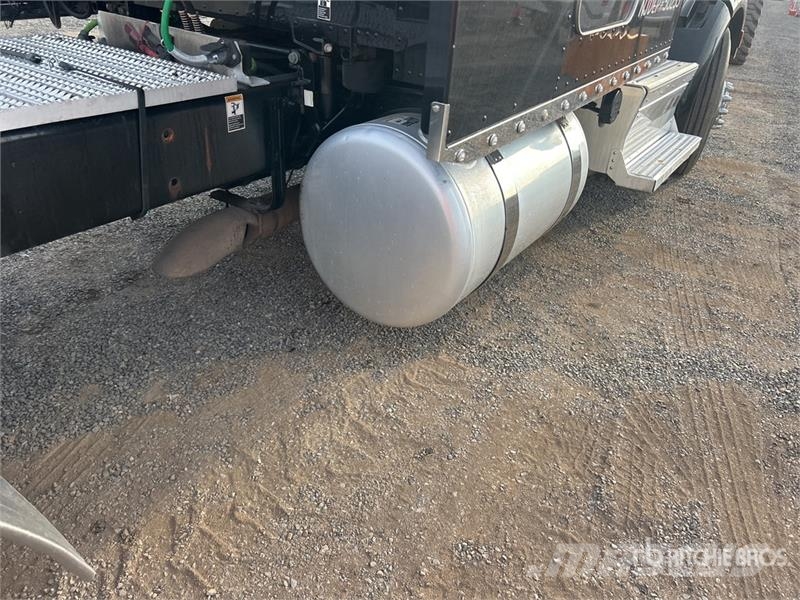 Peterbilt 579 中古トラクターヘッド | トレーラーヘッド