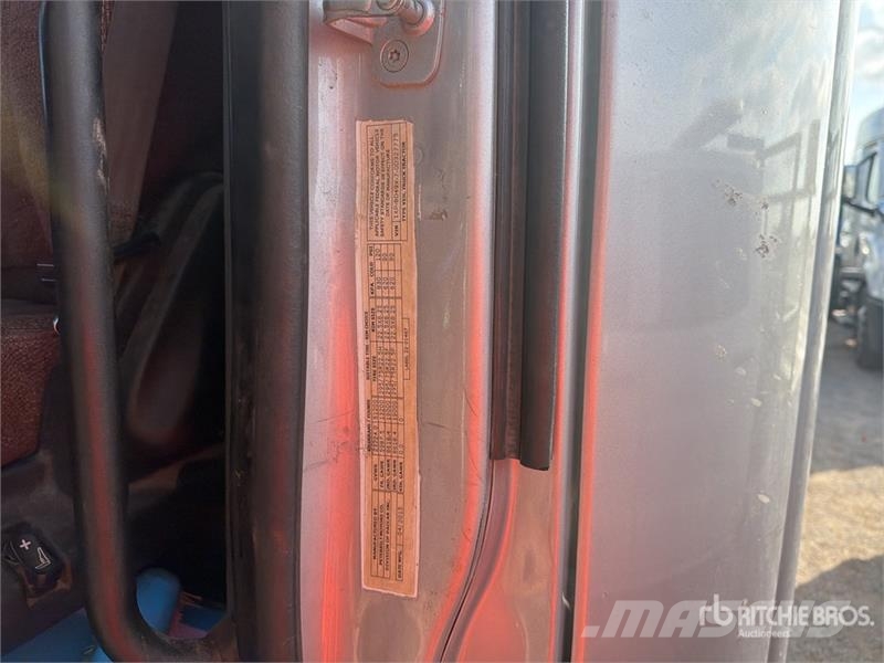 Peterbilt 579 中古トラクターヘッド | トレーラーヘッド