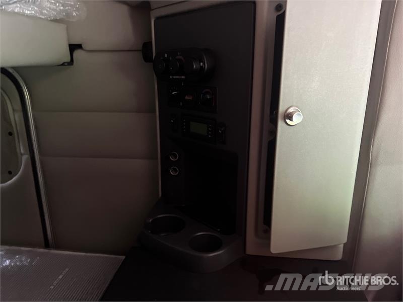 Peterbilt 579 中古トラクターヘッド | トレーラーヘッド