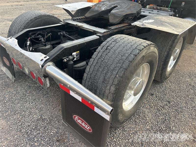 Peterbilt 579 中古トラクターヘッド | トレーラーヘッド