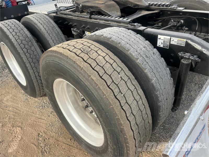 Peterbilt 579 中古トラクターヘッド | トレーラーヘッド