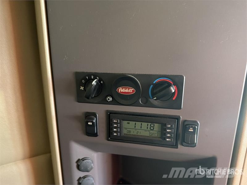 Peterbilt 579 中古トラクターヘッド | トレーラーヘッド
