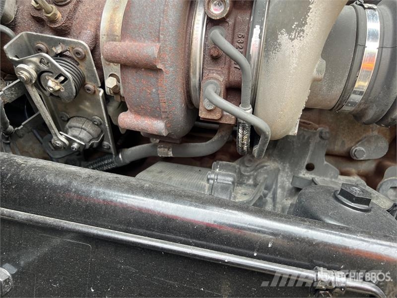 Peterbilt 579 中古トラクターヘッド | トレーラーヘッド