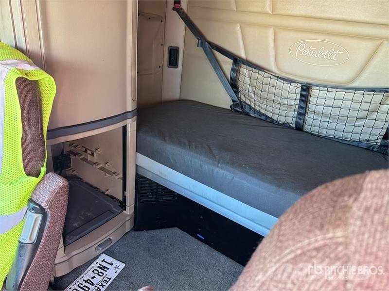Peterbilt 579 中古トラクターヘッド | トレーラーヘッド