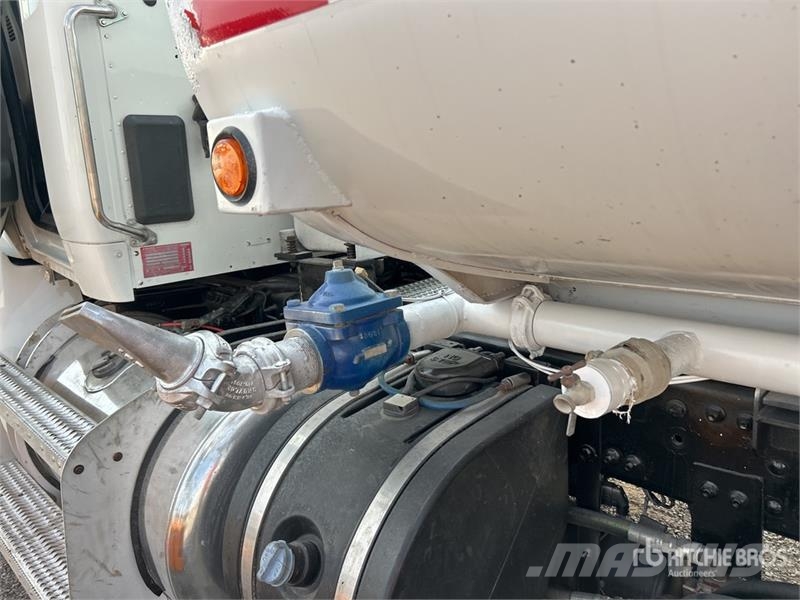Peterbilt 579 Water tankers