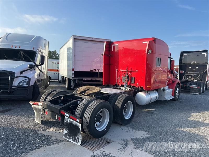 Peterbilt 579 وحدات الجر