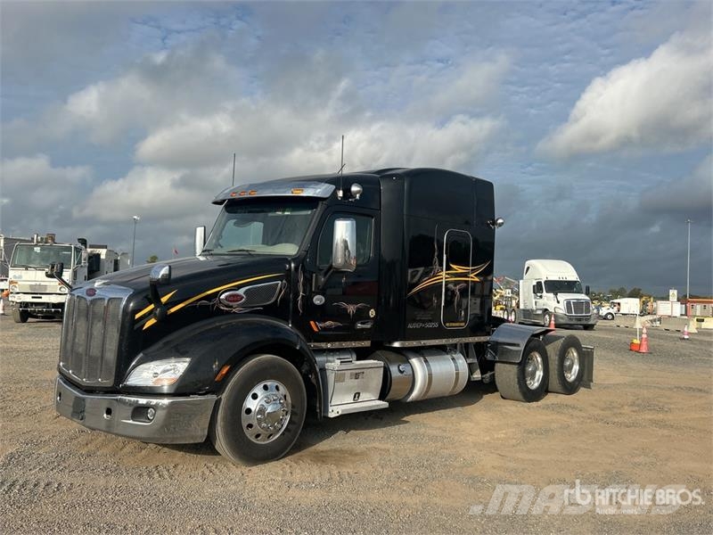 Peterbilt 579 中古トラクターヘッド | トレーラーヘッド