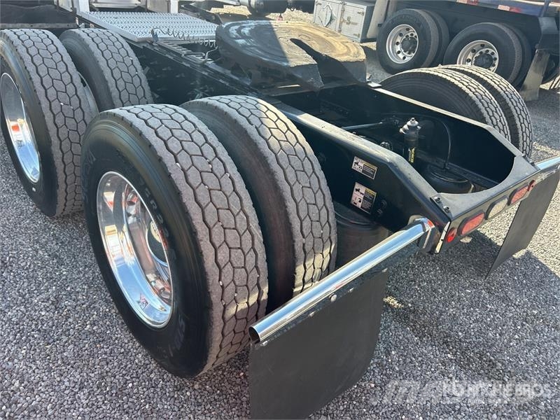 Peterbilt 579 Trekkers