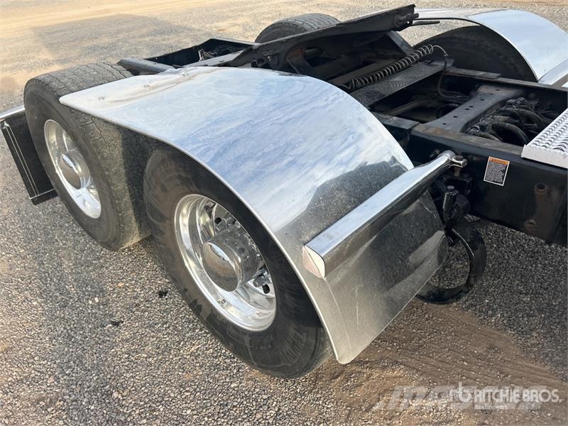 Peterbilt 579 中古トラクターヘッド | トレーラーヘッド
