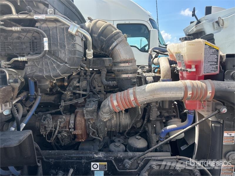 Peterbilt 579 Truck Tractor Units