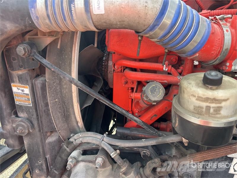 Peterbilt 579 中古トラクターヘッド | トレーラーヘッド