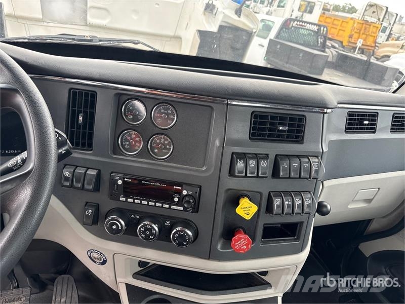 Peterbilt 579 وحدات الجر