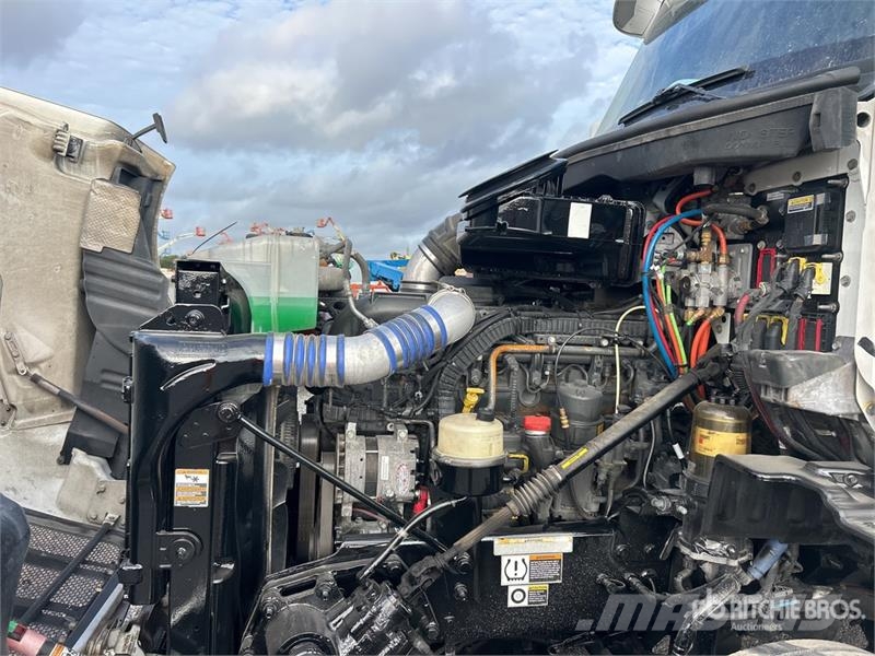Peterbilt 579 中古トラクターヘッド | トレーラーヘッド