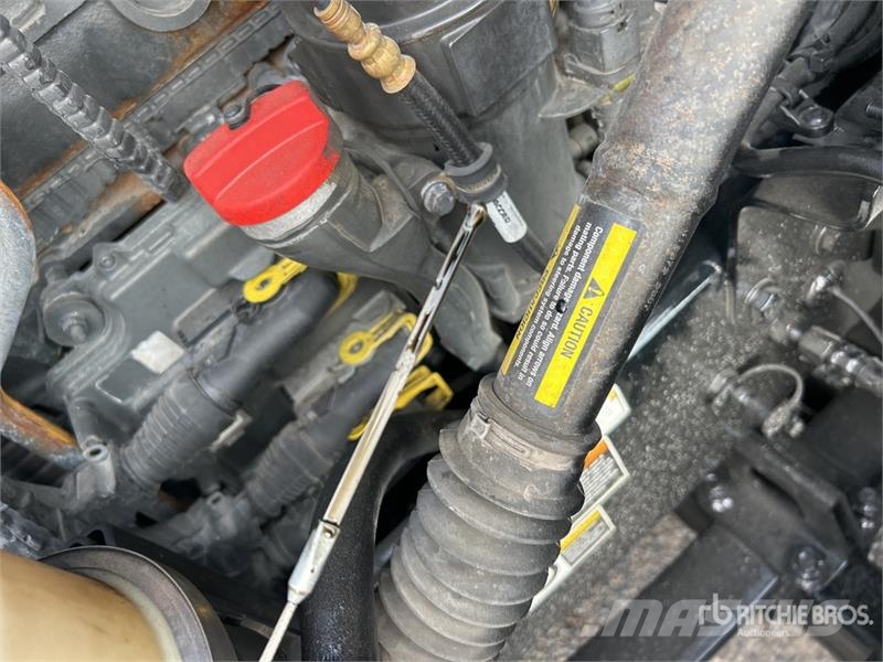 Peterbilt 579 中古トラクターヘッド | トレーラーヘッド