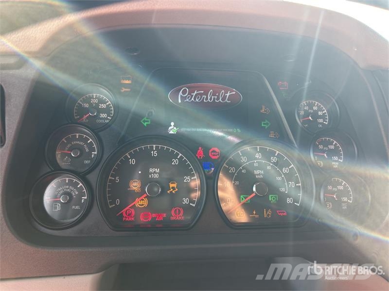 Peterbilt 579 Trekkers