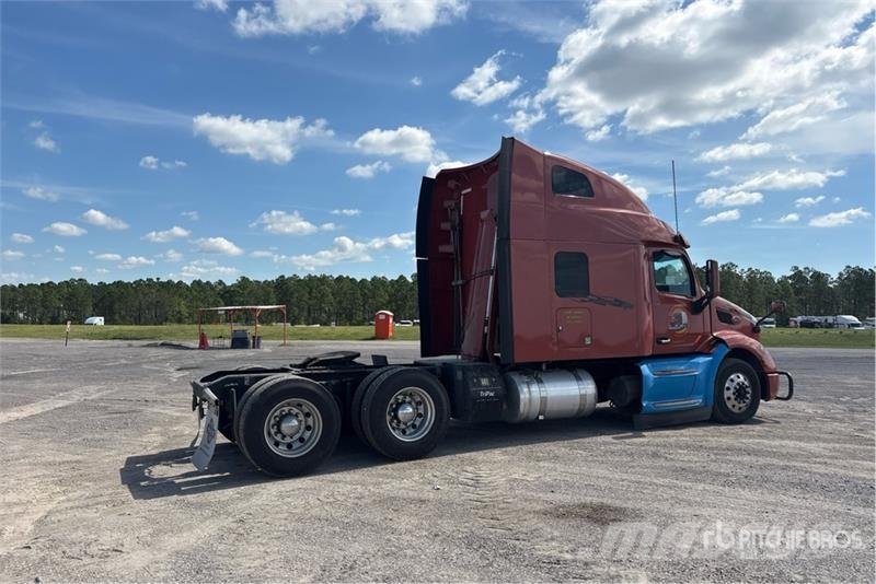 Peterbilt 579 Tractor Units