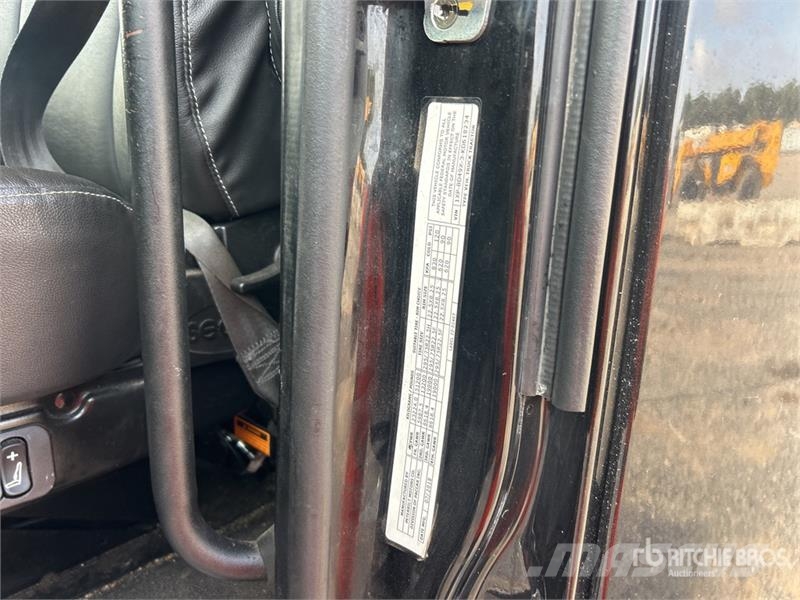 Peterbilt 579 中古トラクターヘッド | トレーラーヘッド
