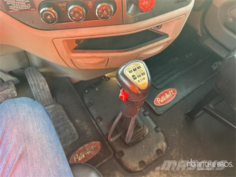 Peterbilt 579 中古トラクターヘッド | トレーラーヘッド