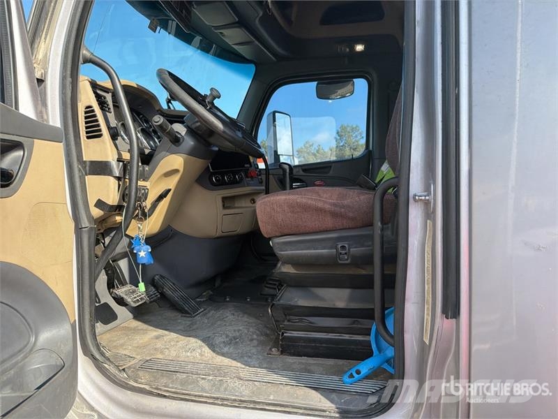 Peterbilt 579 中古トラクターヘッド | トレーラーヘッド