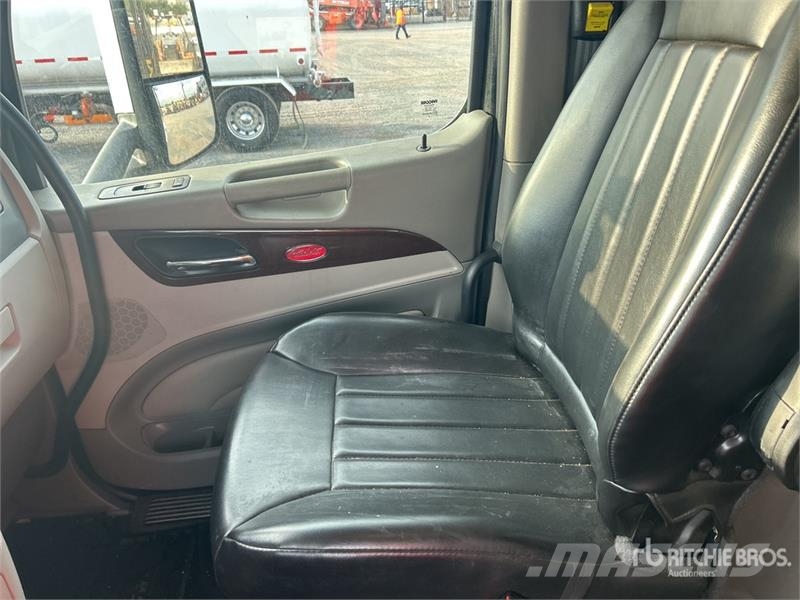 Peterbilt 579 中古トラクターヘッド | トレーラーヘッド