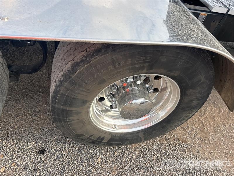 Peterbilt 579 中古トラクターヘッド | トレーラーヘッド