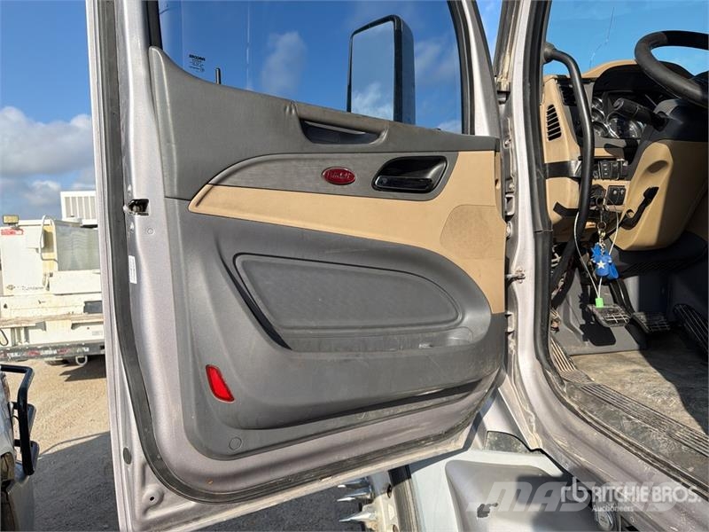 Peterbilt 579 中古トラクターヘッド | トレーラーヘッド