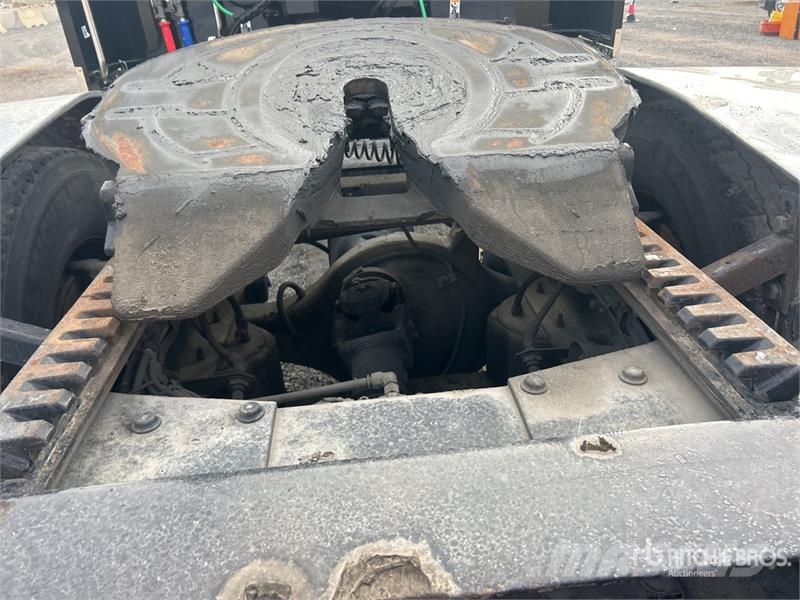 Peterbilt 579 中古トラクターヘッド | トレーラーヘッド