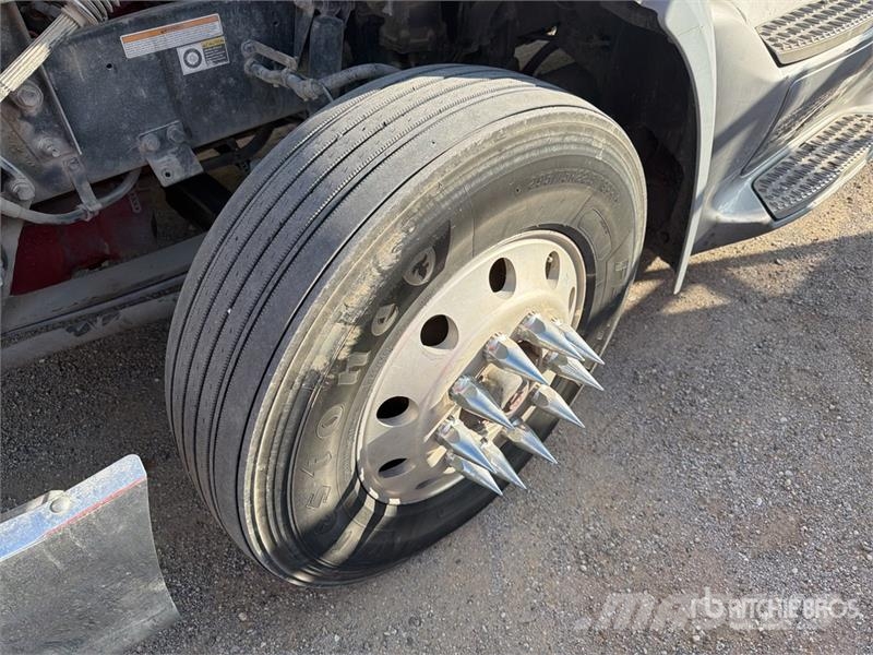 Peterbilt 579 中古トラクターヘッド | トレーラーヘッド