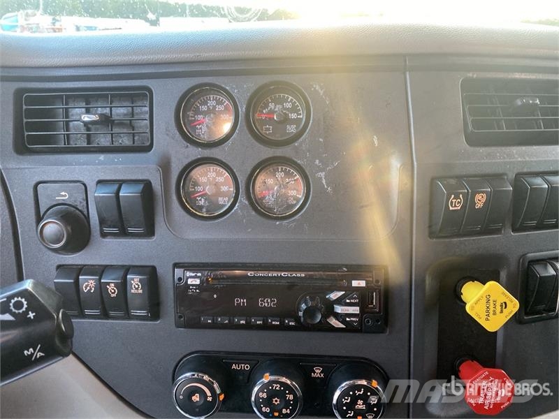 Peterbilt 579 中古トラクターヘッド | トレーラーヘッド