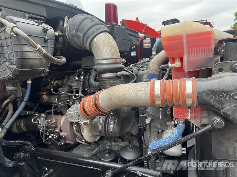 Peterbilt 579 中古トラクターヘッド | トレーラーヘッド