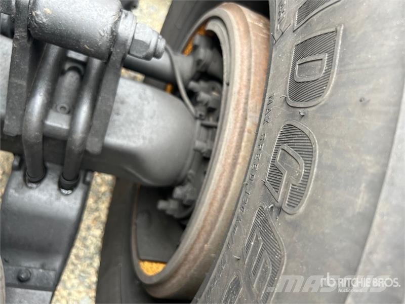 Peterbilt 579 中古トラクターヘッド | トレーラーヘッド