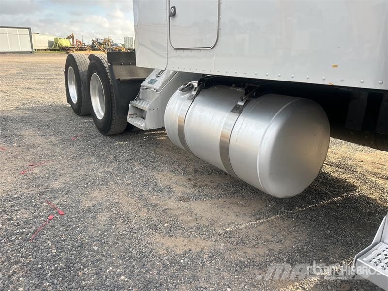 Peterbilt 579 中古トラクターヘッド | トレーラーヘッド