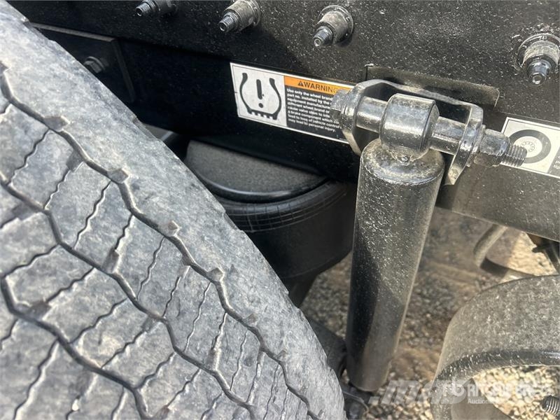 Peterbilt 579 中古トラクターヘッド | トレーラーヘッド