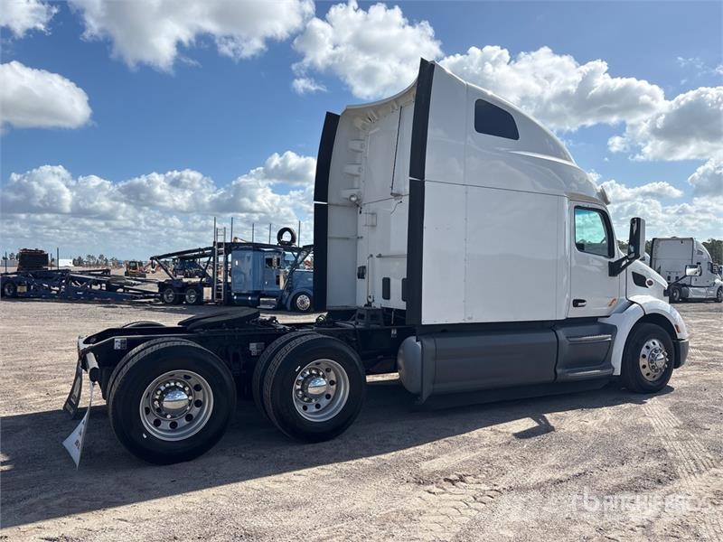 Peterbilt 579 وحدات الجر