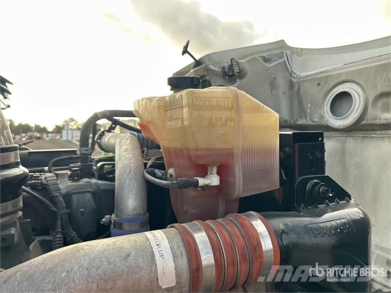 Peterbilt 579 中古トラクターヘッド | トレーラーヘッド