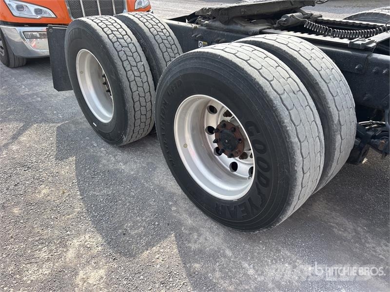 Peterbilt 579 Prime Movers
